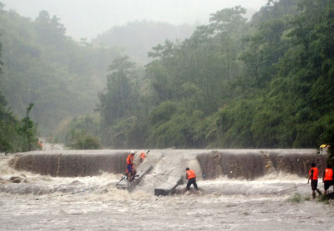 “蘇力”殘余勢力“入侵”江西 多地暴雨成災(zāi)