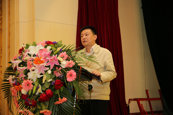 環(huán)境保護(hù)部生態(tài)司副調(diào)查員孔源作報告