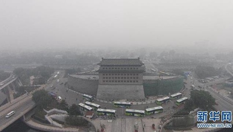 圖為10月9日航拍的北京德勝門城樓。（來源于新華網(wǎng)）
