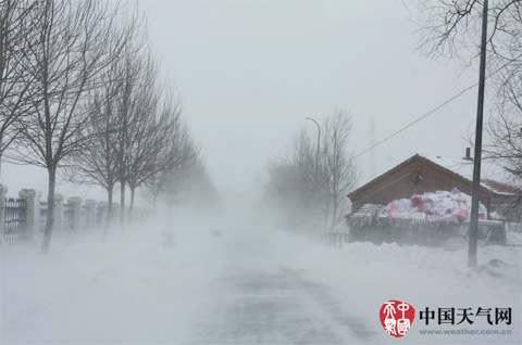 東北風(fēng)雪交加 華南持續(xù)陰雨