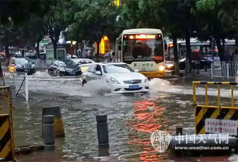 江南華南強降雨持續(xù) 京冀周末不足20℃